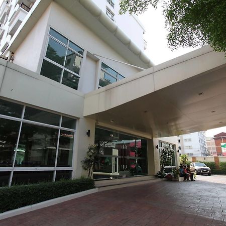 The Royalbee Aparthotel Bangkok Esterno foto