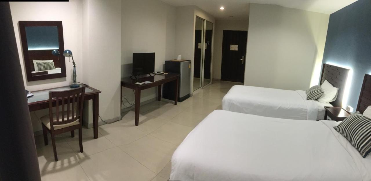 The Royalbee Aparthotel Bangkok Esterno foto
