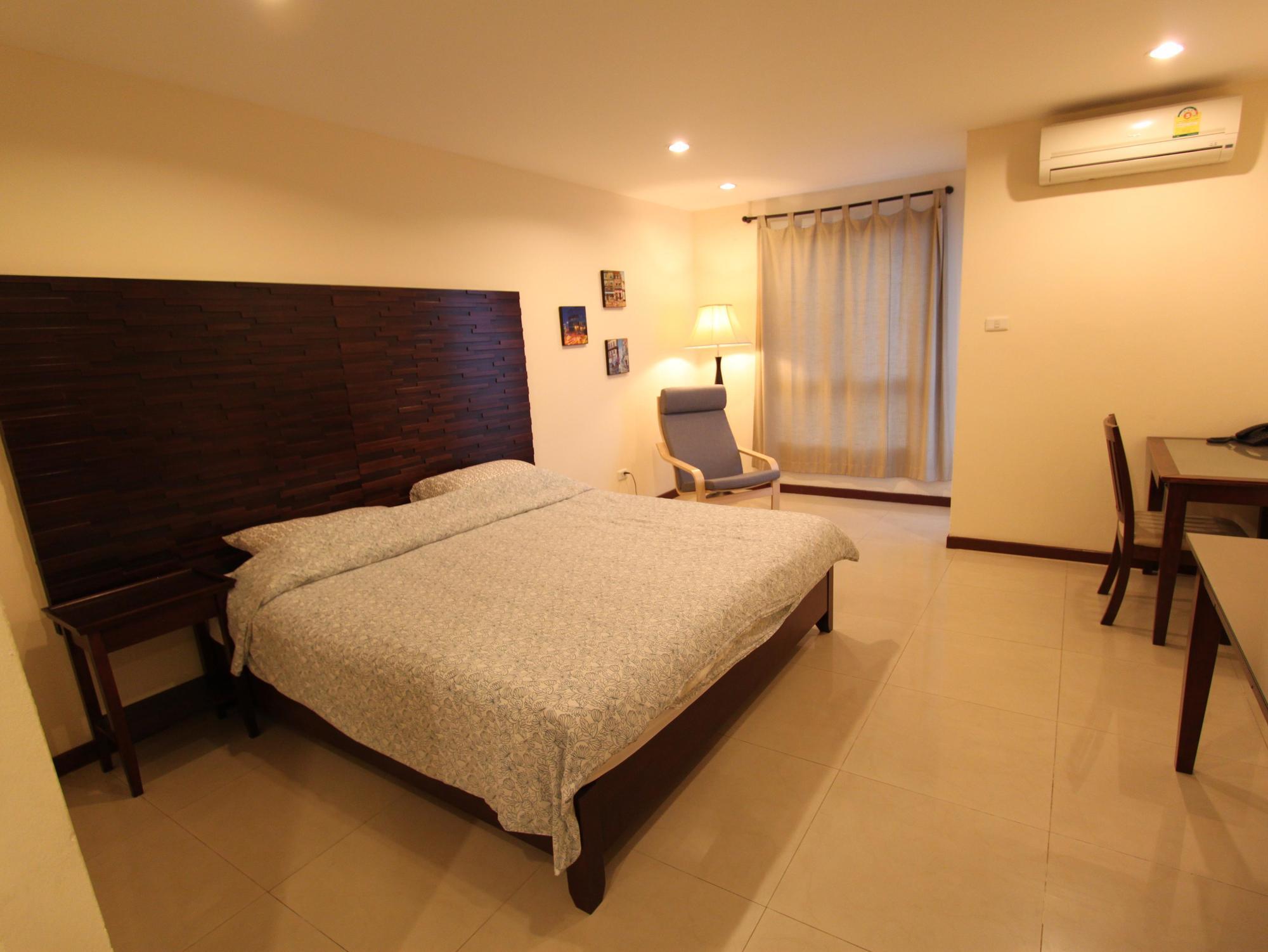 The Royalbee Aparthotel Bangkok Esterno foto