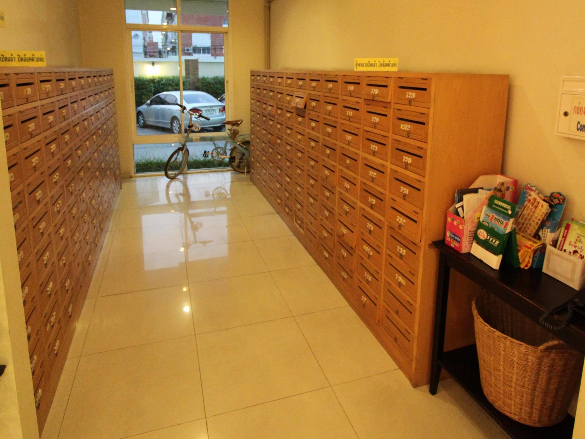 The Royalbee Aparthotel Bangkok Esterno foto